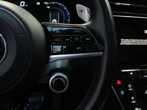 Used 2023 Maserati Grecale GT image 32