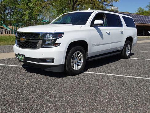 Used 2019 Chevrolet Suburban LT AWD/4WD image 3