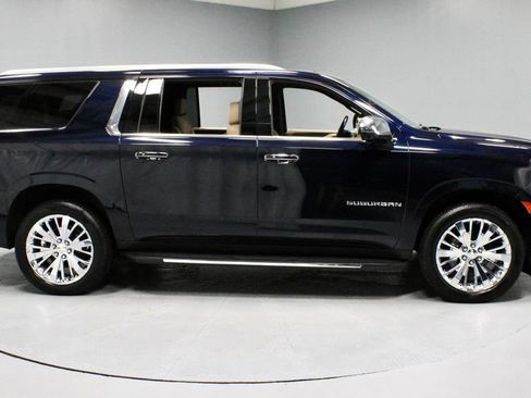 Used 2021 Chevrolet Suburban Premier w/ Premium Package AWD/4WD image 13