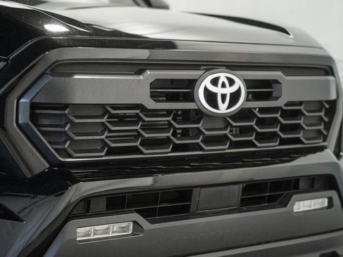 Used 2024 Toyota Tacoma TRD Off-Road AWD/4WD image 11