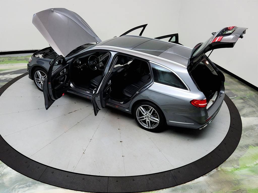 Used 2018 Mercedes-Benz E 400 4MATIC Wagon image 40