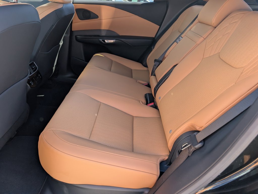 Used 2025 Lexus RX 350 Premium w/ Accessory Package (Z1) FWD image 13