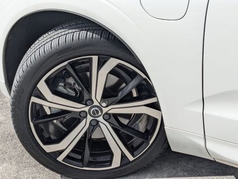 Used 2023 Volvo XC60 T8 Ultimate w/ Protection Package Premier image 10