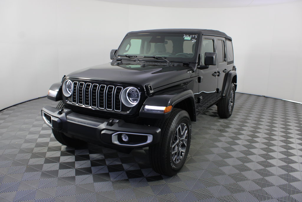 Used 2026 Jeep Wrangler Unlimited Sahara AWD/4WD image 4