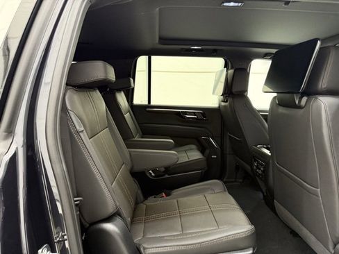 New 2025 Chevrolet Suburban High Country image 25