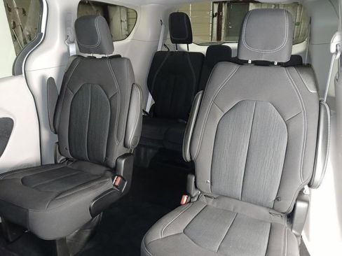 Used 2024 Chrysler Voyager LX FWD image 13