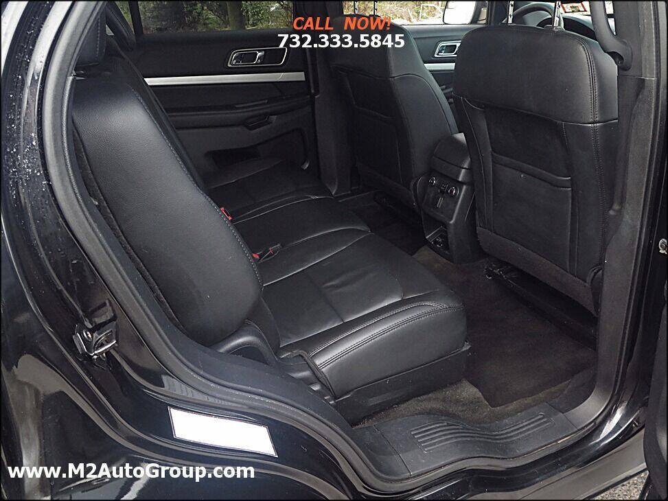 Used 2016 Ford Explorer XLT w/ Equipment Group 202A AWD/4WD image 24