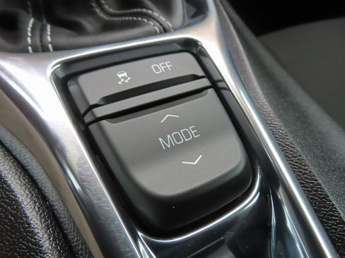 Used 2018 Chevrolet Camaro SS image 9