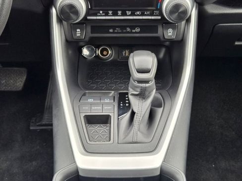 Used 2025 Toyota RAV4 LE image 17