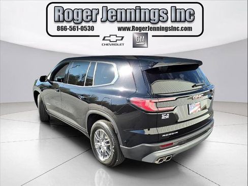 Used 2025 GMC Acadia Elevation image 3