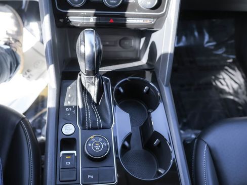 Used 2022 Volkswagen Atlas SE image 24