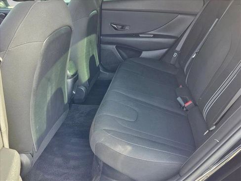 Used 2025 Hyundai Elantra SEL image 19