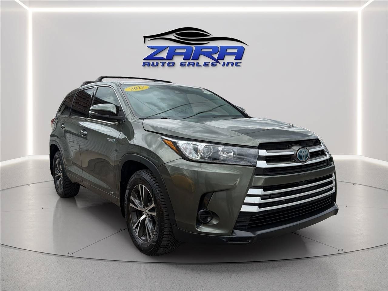 Used 2017 Toyota Highlander LE AWD/4WD image 9