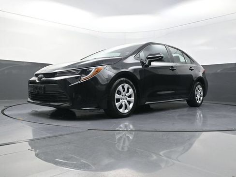 Used 2024 Toyota Corolla LE FWD image 33