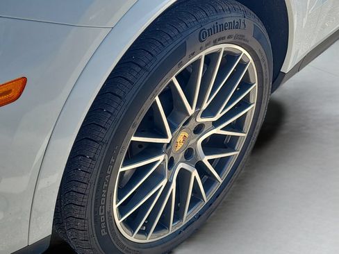 Used 2022 Porsche Cayenne AWD/4WD image 8