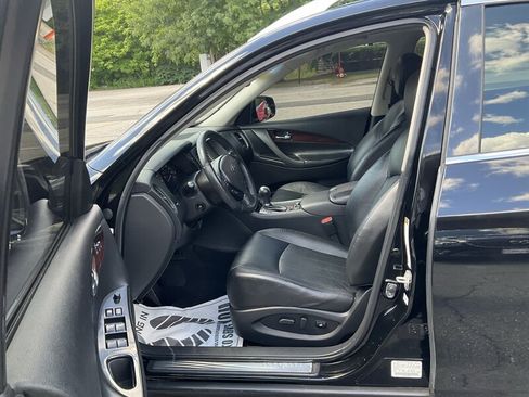 Used 2017 INFINITI QX50 2WD w/ Deluxe Touring Package image 16