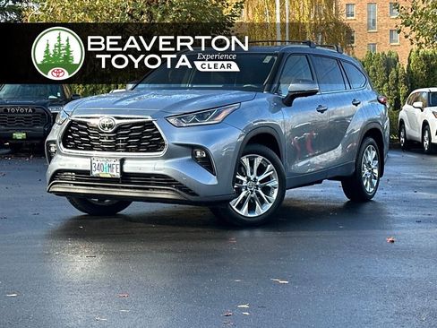 Used 2023 Toyota Highlander Limited image 1