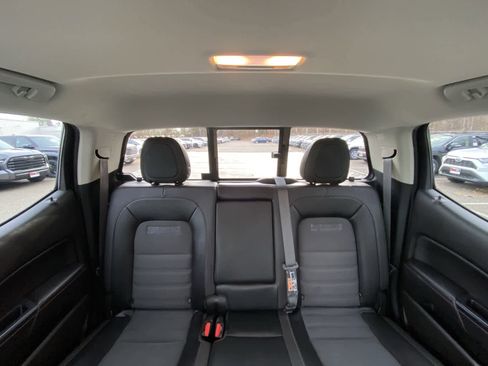 Used 2017 GMC Canyon SLE w/ All Terrain Package image 32