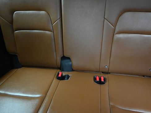 Used 2025 Nissan Pathfinder Platinum FWD image 17