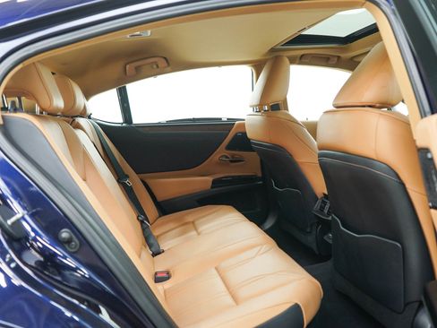 Used 2024 Lexus ES 300h FWD image 13