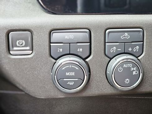 Used 2024 Chevrolet Silverado 1500 LT AWD/4WD image 20