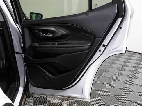 Used 2023 GMC Terrain SLE w/ Driver Convenience Package image 39