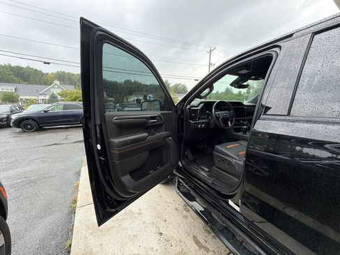 Used 2023 GMC Sierra 1500 AT4 w/ AT4 Premium Package AWD/4WD image 12