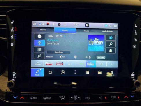 Used 2022 Jeep Wagoneer Series III AWD/4WD image 17