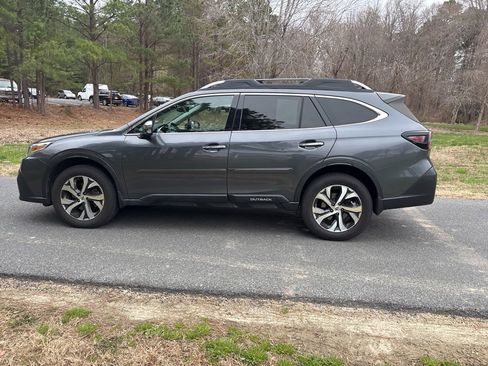 Used 2021 Subaru Outback Touring w/ Popular Package #2 image 8