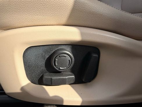 Used 2018 Jaguar F-PACE Prestige image 17