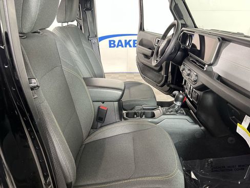 Used 2024 Jeep Wrangler Unlimited w/ Convenience Group AWD/4WD image 25