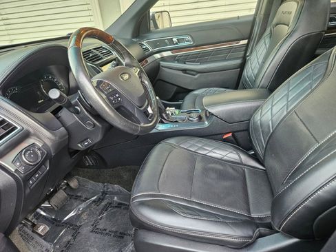 Used 2016 Ford Explorer Platinum image 7