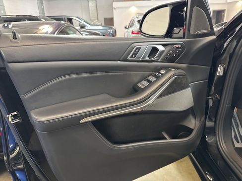 Used 2023 BMW X7 M60i w/ Executive Package image 15