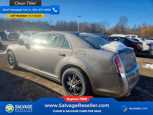 Used 2014 Chrysler 300 AWD image 3