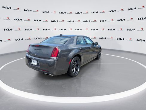 Used 2023 Chrysler 300 Touring w/ Sport Appearance Package RWD image 8