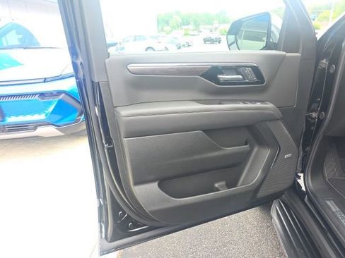 New 2026 Chevrolet Tahoe Premier w/ Sun And Tow Package AWD/4WD image 13