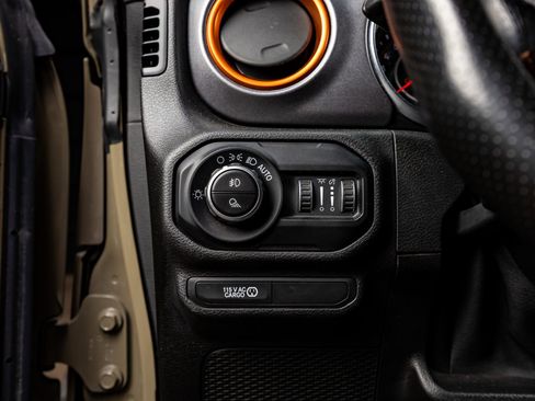 Used 2020 Jeep Gladiator Mojave w/ LED Lighting Group image 20