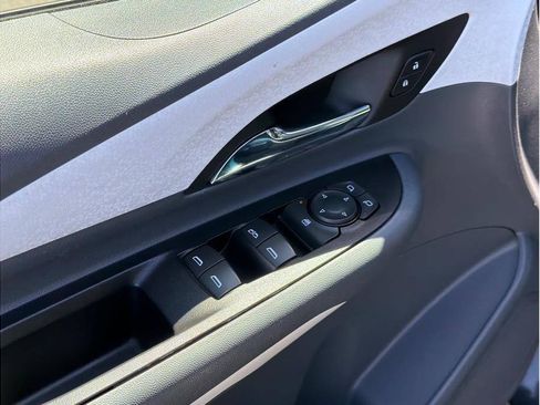 Used 2017 Chevrolet Bolt LT FWD image 12
