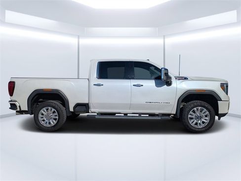 Used 2021 GMC Sierra 3500 Denali w/ Denali Ultimate Package image 2