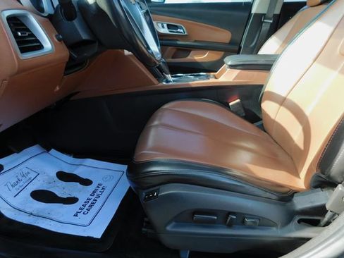 Used 2017 Chevrolet Equinox Premier w/ Enhanced Convenience Package image 23