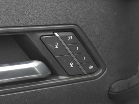 Used 2025 GMC Hummer EV 3X w/ LPO, Dark Essentials Package image 12