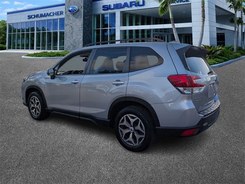 Used 2023 Subaru Forester Premium image 5