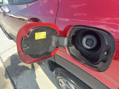 New 2025 Chevrolet Trax LT image 3