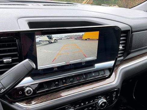 Used 2025 GMC Sierra 1500 Elevation image 11