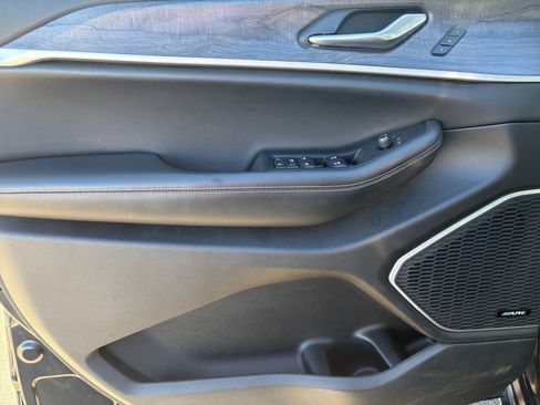 Used 2022 Jeep Grand Cherokee Limited 4xe image 13