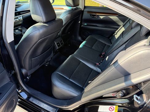 Used 2014 Lexus ES 350 w/ Luxury Package image 13
