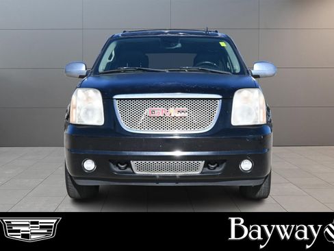 Used 2008 GMC Yukon Denali image 2