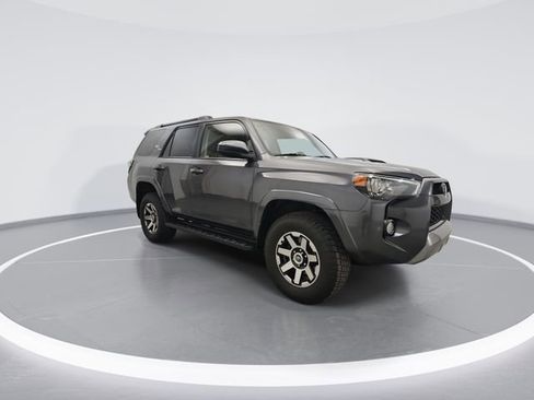 Used 2019 Toyota 4Runner TRD Off-Road image 2