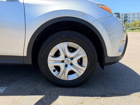 Used 2014 Toyota RAV4 LE AWD/4WD image 9