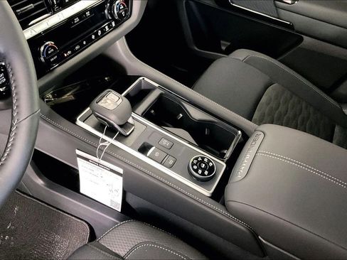 New 2026 Nissan Pathfinder SV image 11